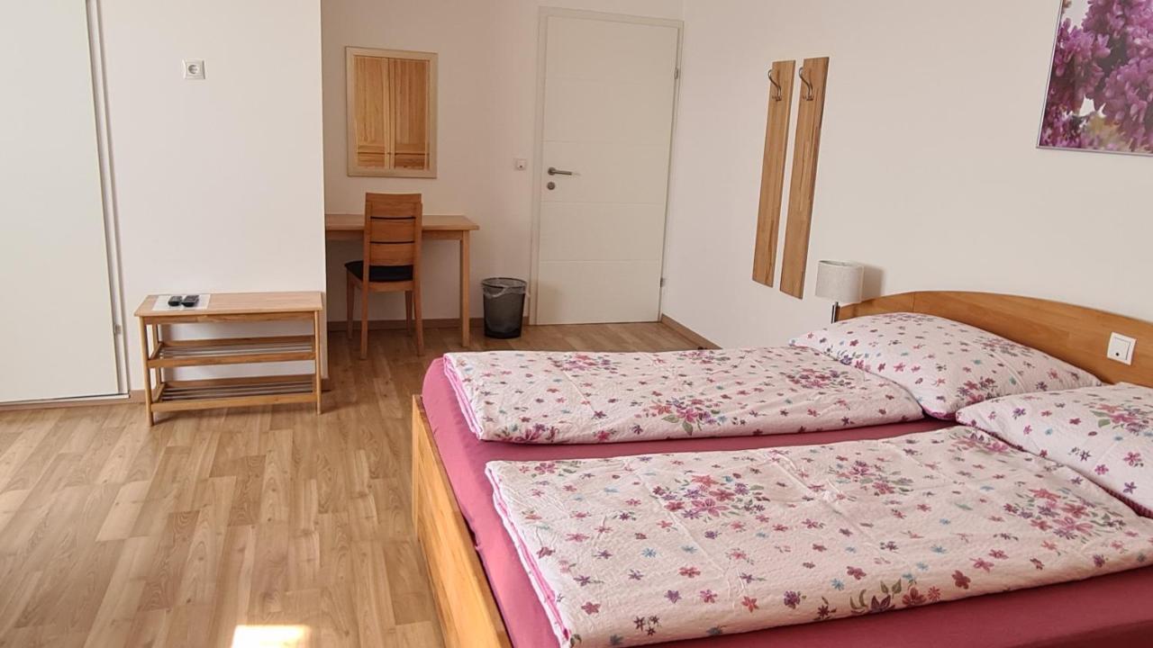 Fruehstueckspension Taeuber Krems an der Donau Zewnętrze zdjęcie